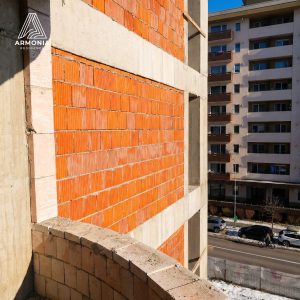 Armonia Residence Ianuarie 2026 (edit final)_0001_Logo-Armonia-ALB-500px